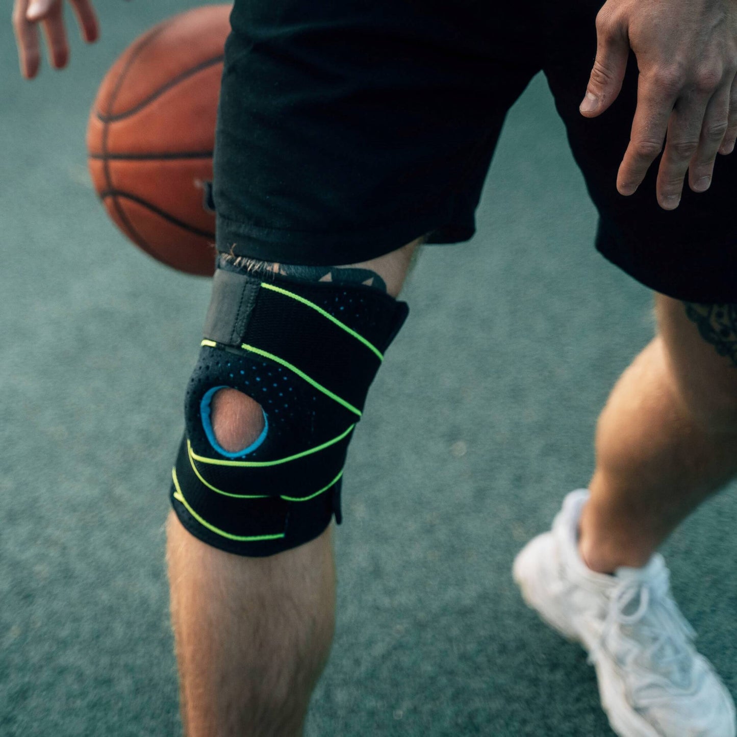 Knee Brace with Stabilizers and Patella Gel Pad 687939100294